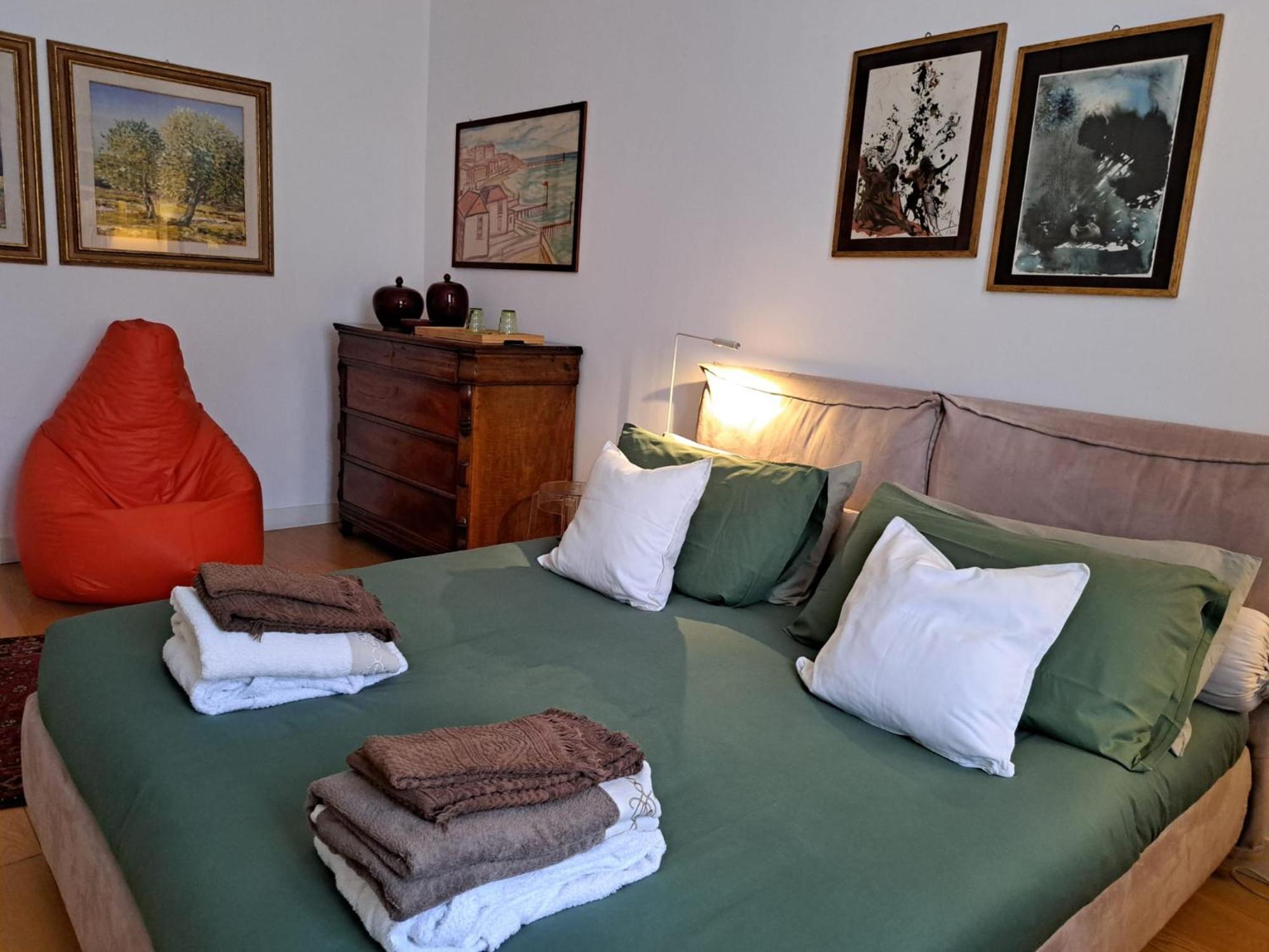 Casa Mari - Free Secure Parking, Breakfast, Private Bathroom, Wifi, Garden, Aircon, 3 Min Walk To Metro And Train Station Milán Exterior foto